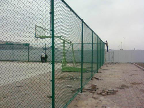 体育场围栏